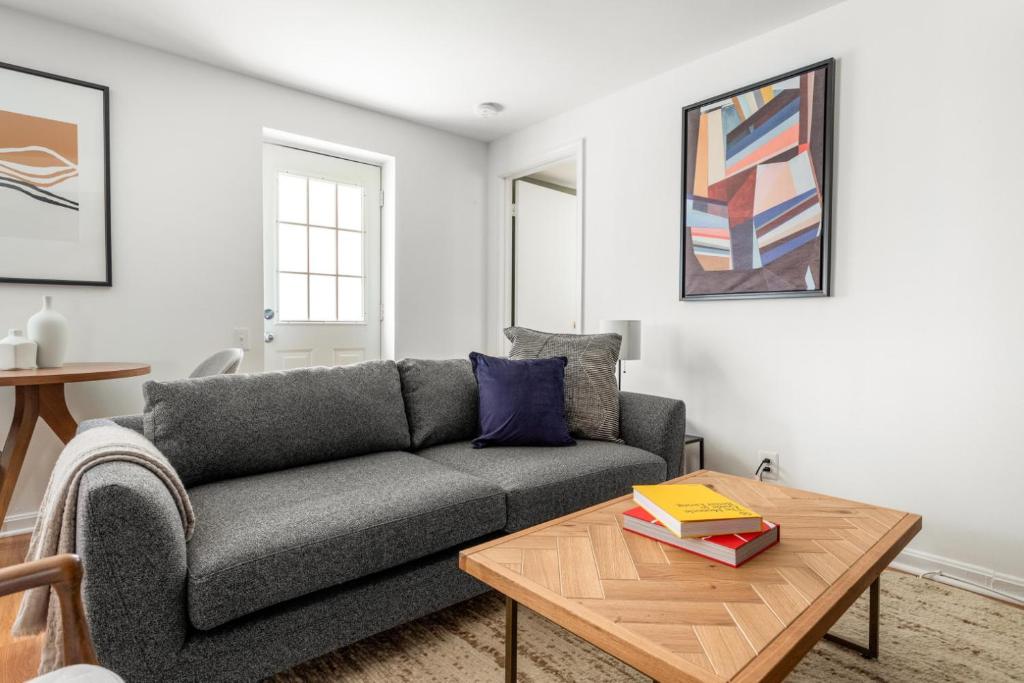 Dupont Circle 1BR nr U St Metro Glens Mkt WDC-178, Washington