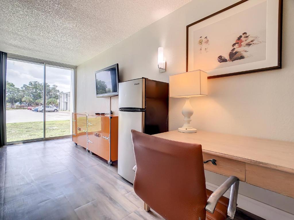 Stayable Suites Kissimmee East photo