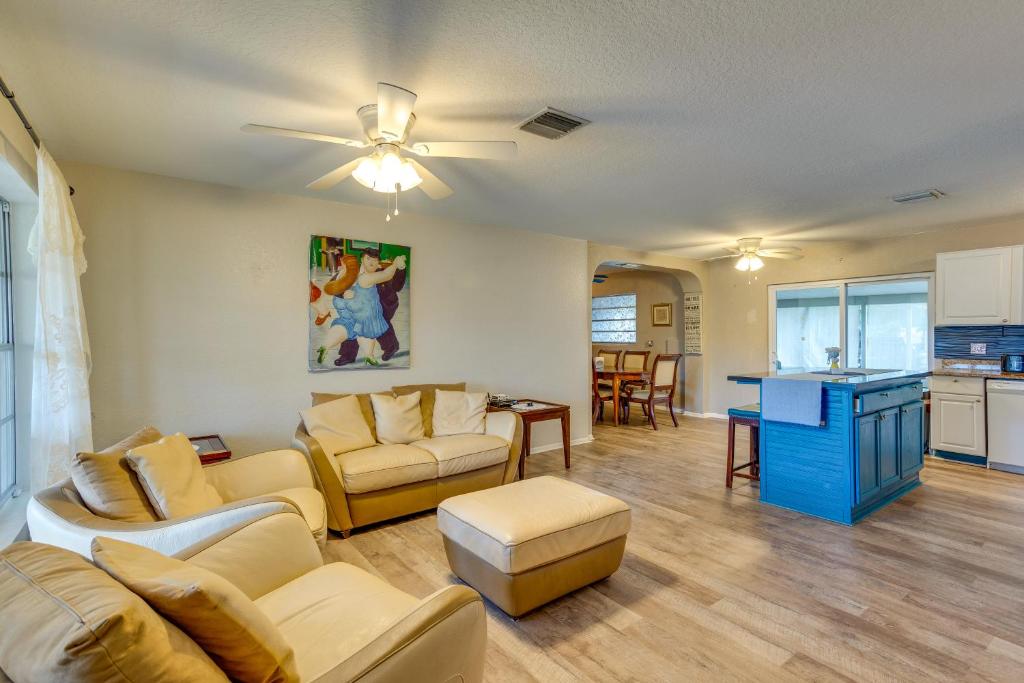 Port St Lucie Home with Hot Tub and Pool Table!