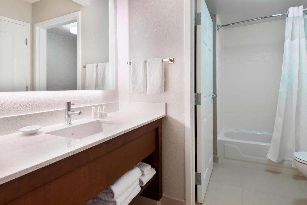Residence Inn by Marriott Tampa at USF/Medical Center photo