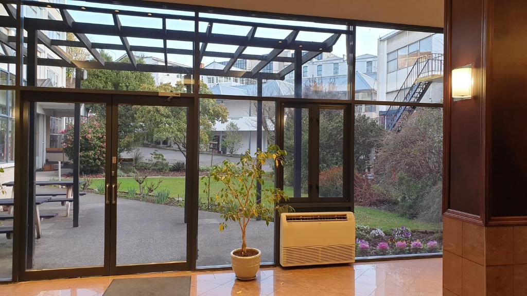 View, 97 Motel Moray in Dunedin