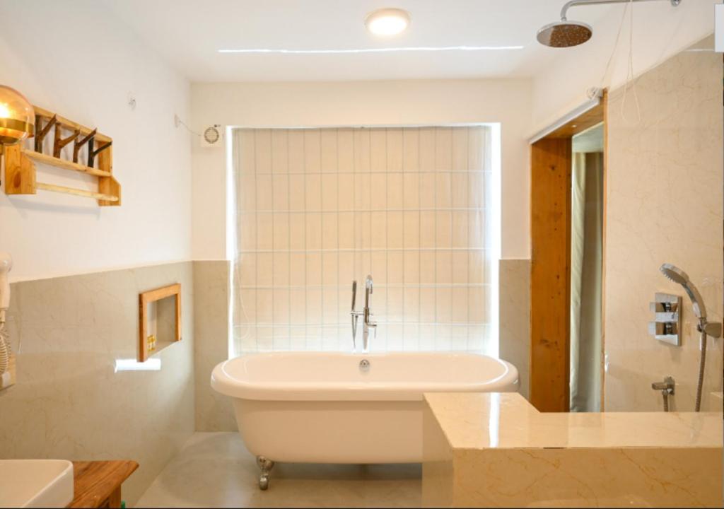 Stone Hedge Hotel ladakh photo