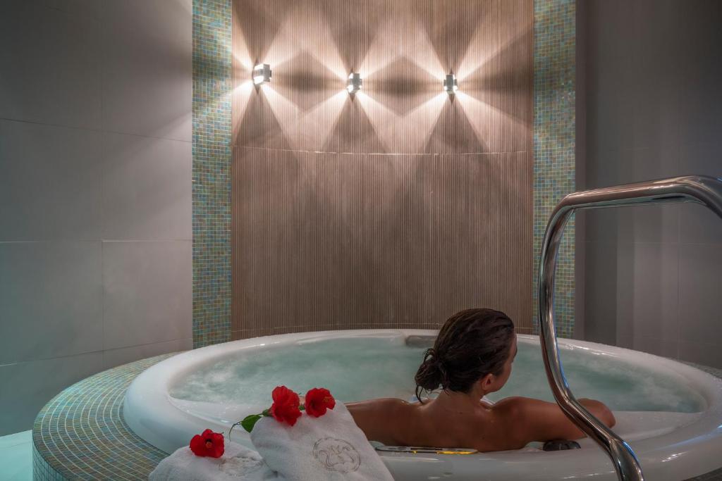 โพไซดอน ออฟ พารอส โฮเทล แอนด์ สปา เกาะเพรอส (Poseidon of Paros Hotel & Spa)