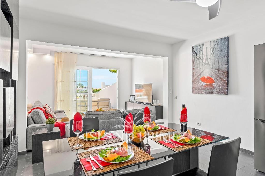 Seaviews 2x Bedroom Apartment in Sand Club Complex SC141 - 3