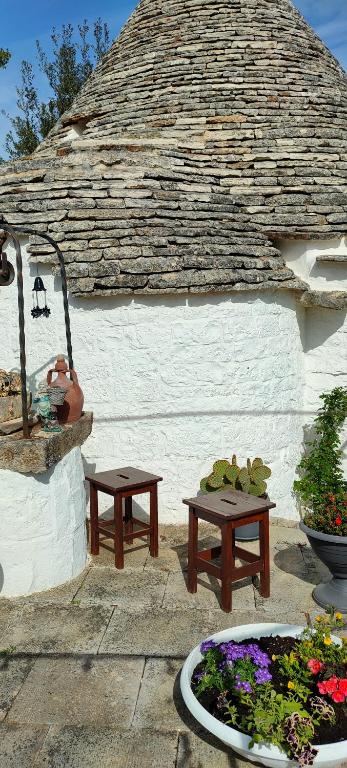 Antico trullo immerso nella campagna - 4