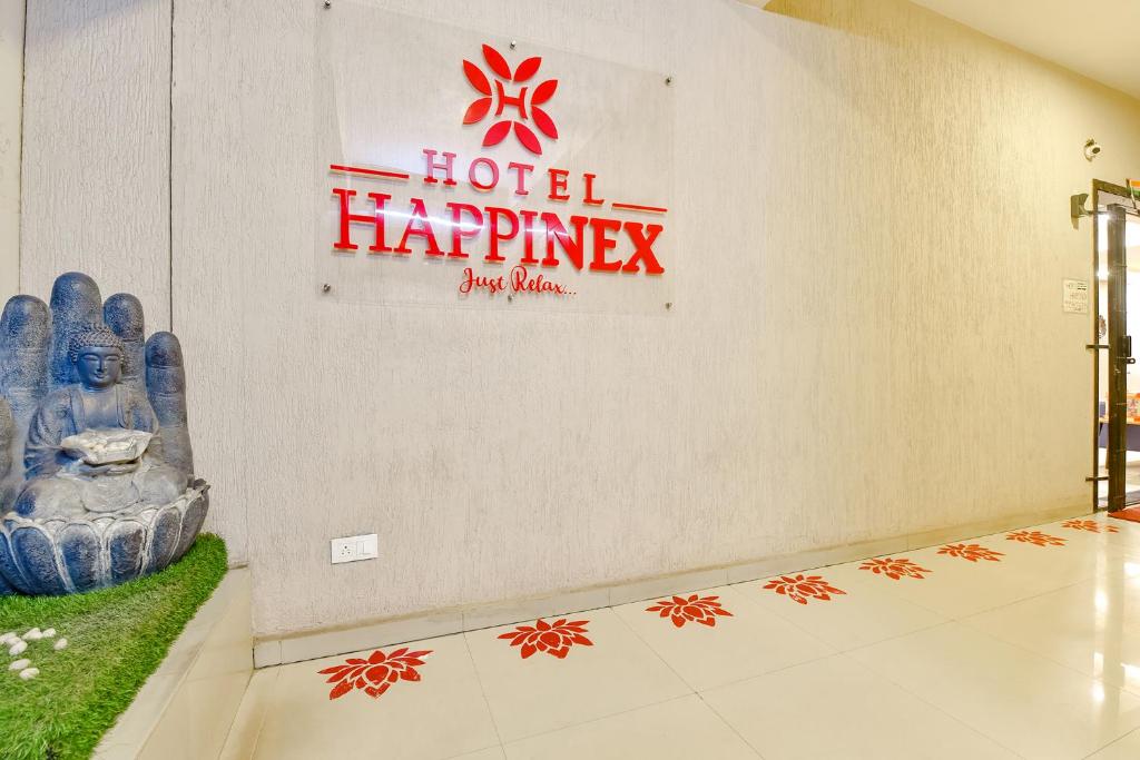 Flagship 76949 Hotel Happinex photo