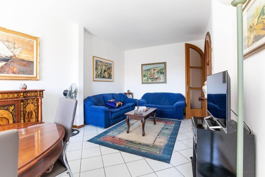 Viareggio Beach Apartment - 4