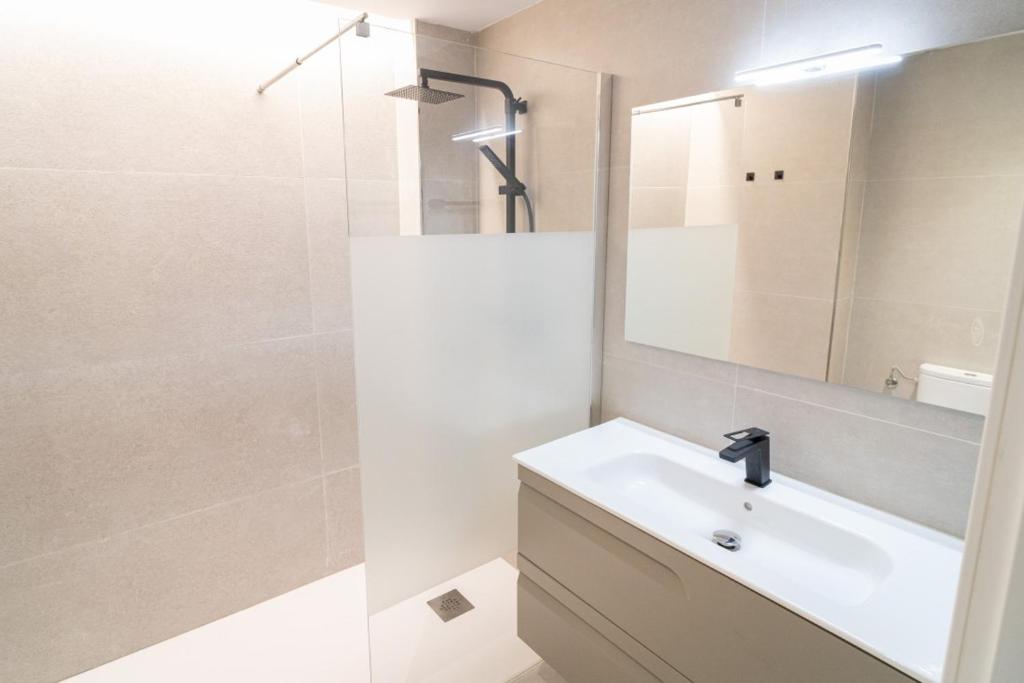 Ornis Apartments Poble - 5