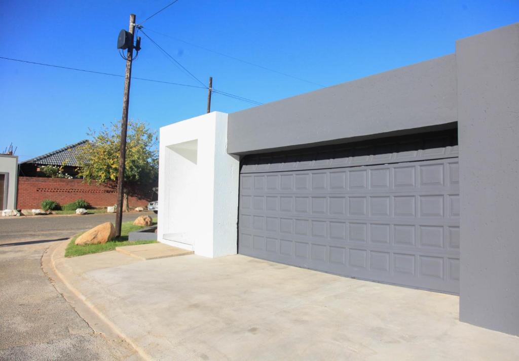 4447 Guesthouse, Pimville