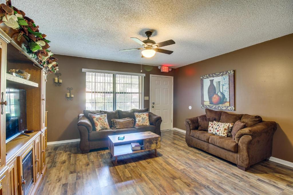 Cozy Georgia Abode - Patio, Near Fishing and Hiking!