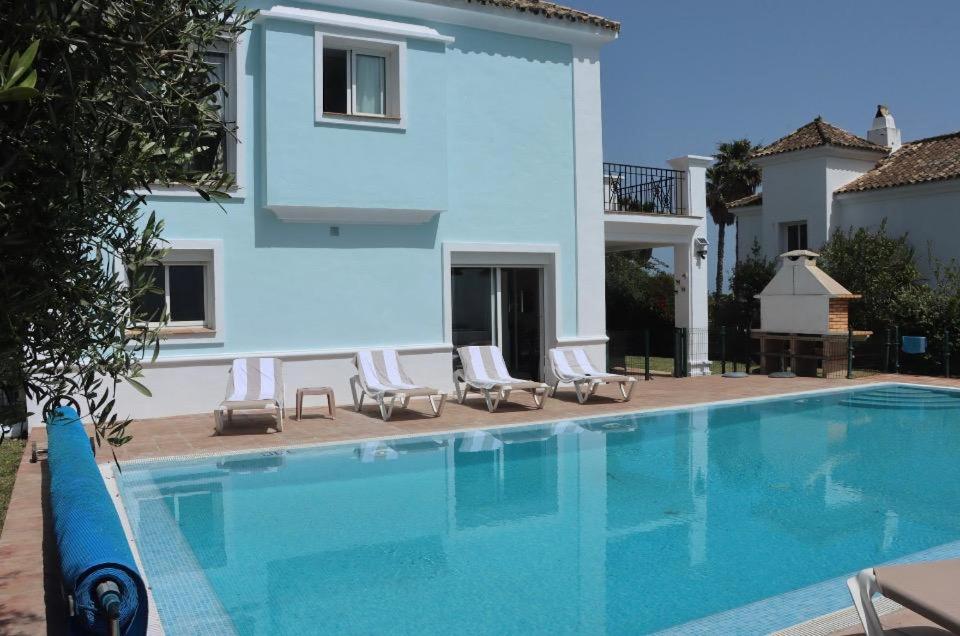 Detached Villa 4 bed Duquesa with Private infinity pool close to port and beach - 3
