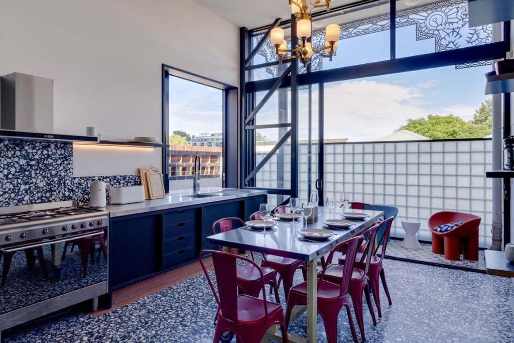 Escape 2 the City NEW apartment 3bed Highgate Hill