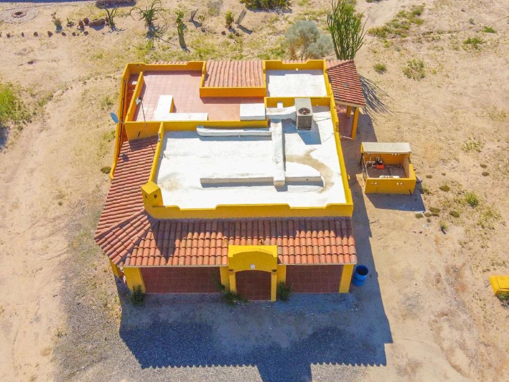 2BR /2BA Family Vacation Home with WiFi - 4
