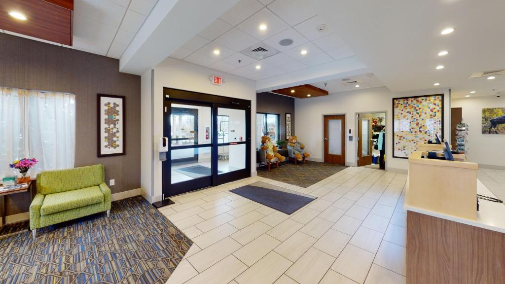 Holiday Inn Express South Burlington photo