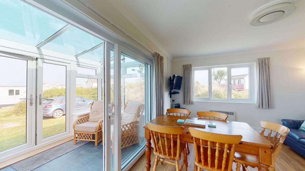 F70 Relaxezvous, Riviere Towans, Hayle