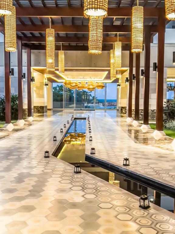 Eurobuilding Hotel 수영장 전경