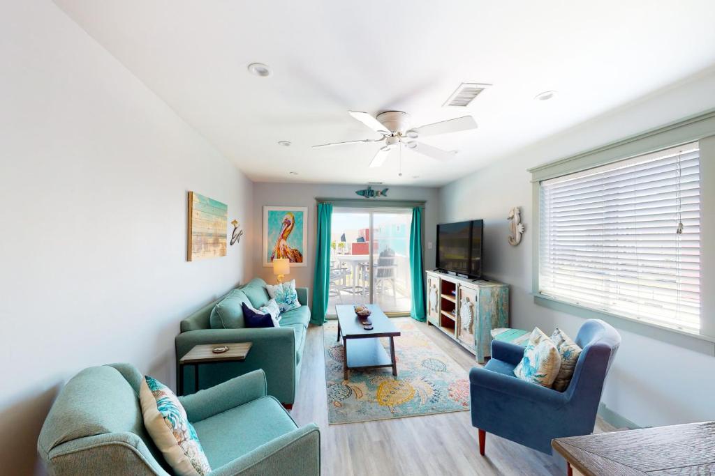 Captain's Villa 7-B Pelican View