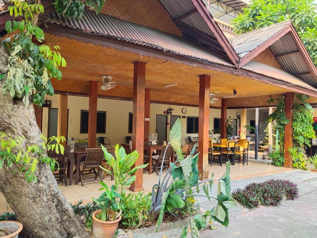 The Shire Guesthouse photo