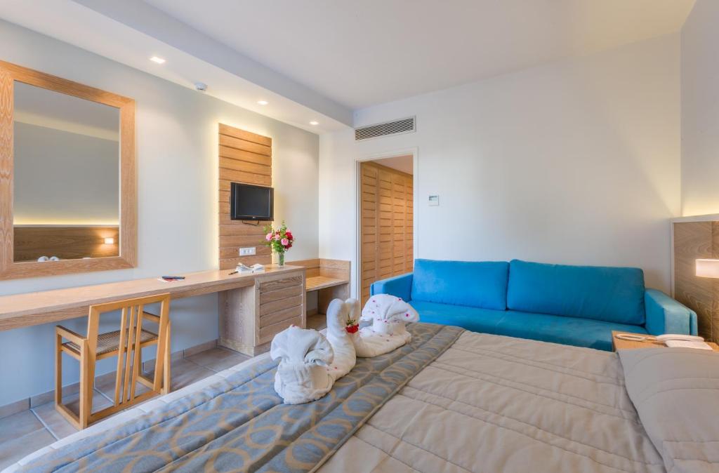 Tigaki Beach Hotel — Hotel rooms in Tigaki, South Aegean