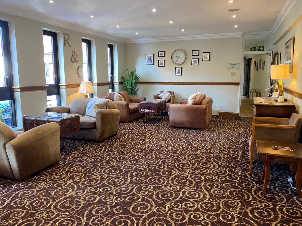 The Legacy Rose and Crown Hotel