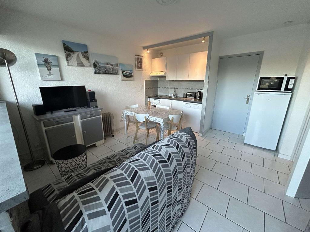 Appartement familial avec piscine et parking à Port Camargue - FR-1-250-234 - 3