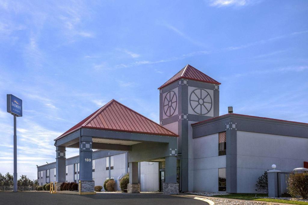 Baymont by Wyndham La Vergne photo