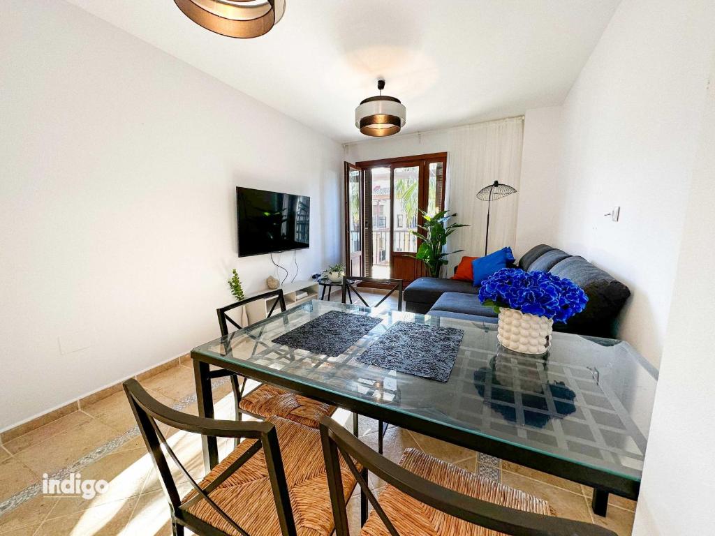 PET001 - Modern 2 Bedroom Apartment - 4