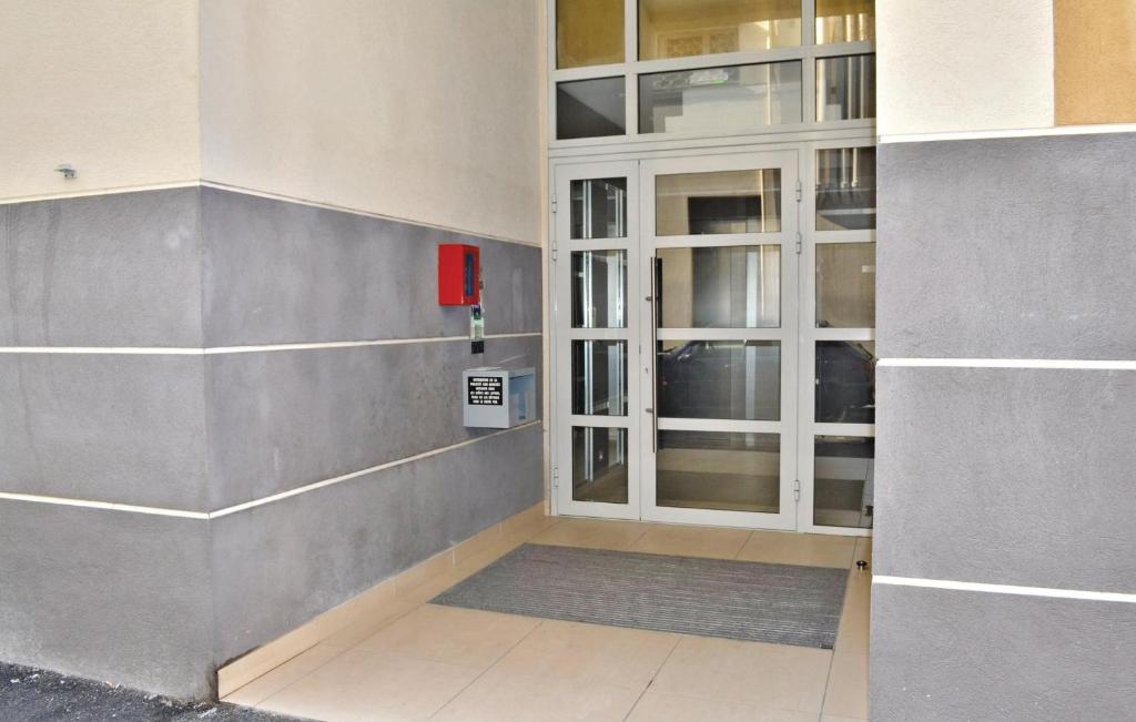 Awesome Apartment In Vallauris - 5