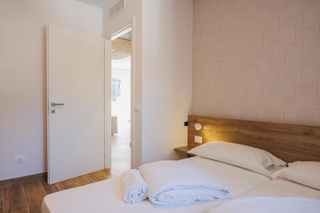 Lake Side Suites - 3