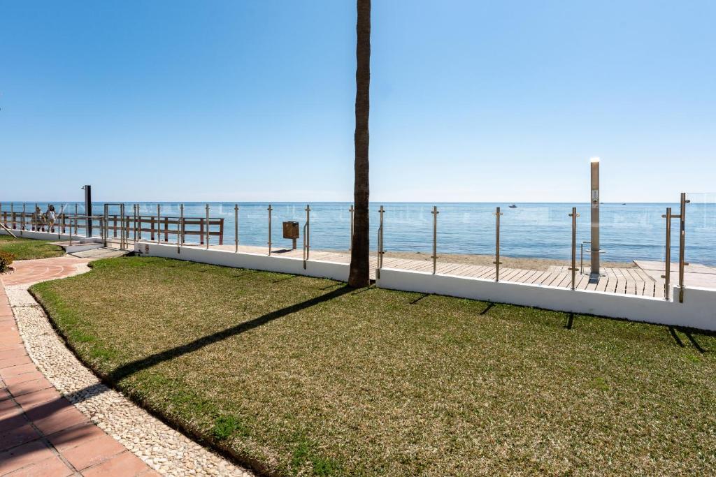 Dona Lola Macarena - Beautiful Frontline beach house between Fuengirola and Marbella - CS100 - 5