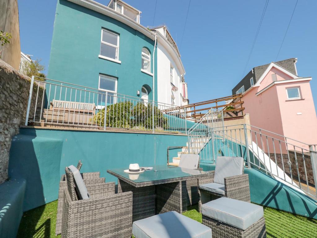 2 North Furzeham Road, Brixham photo 7