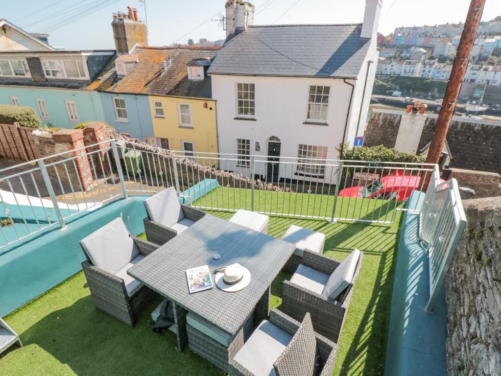 2 North Furzeham Road, Brixham photo 3