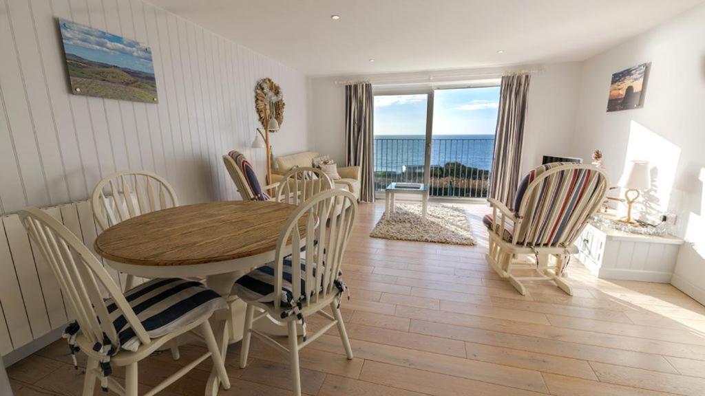 Chesil Beach Lodge, Burton Bradstock photo 3