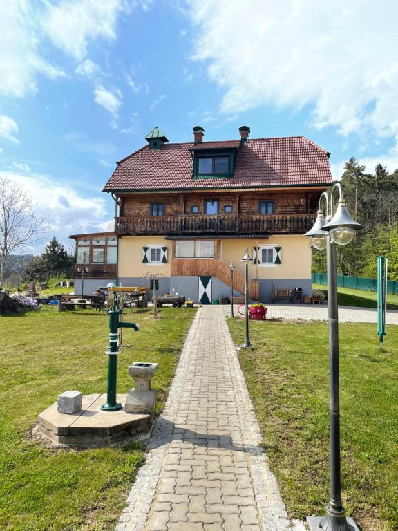Uriges Bauernhaus mit Blick auf Graz - 2