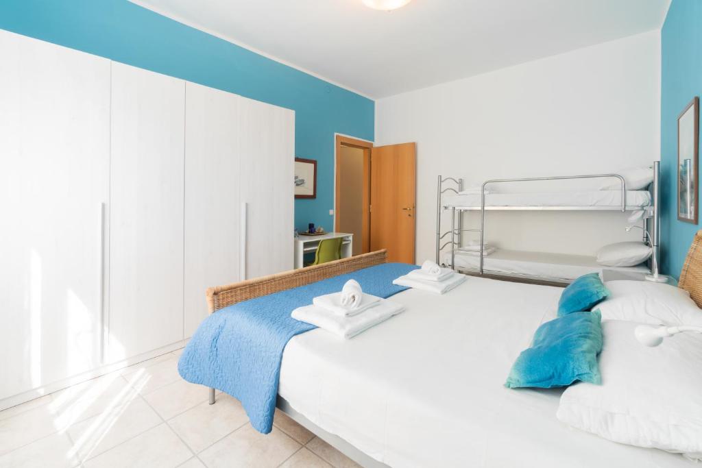 Viale della Repubblica free parking e Wifi 1 minute to Garda Lake - 2