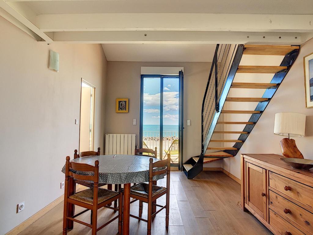 Appartement mezzanine sur plage, rénové, wifi inclus - FR-1-715-32 - 3