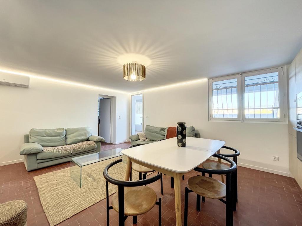 Appartement Rénové sur la Plage à Carnon, Terrasse & Parking - 5