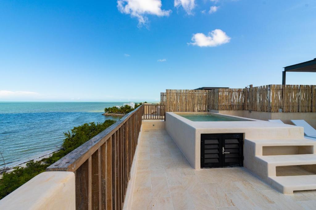 Beautiful Ocean View Penthouse With Private Pool -C301, Ostrov Holbox