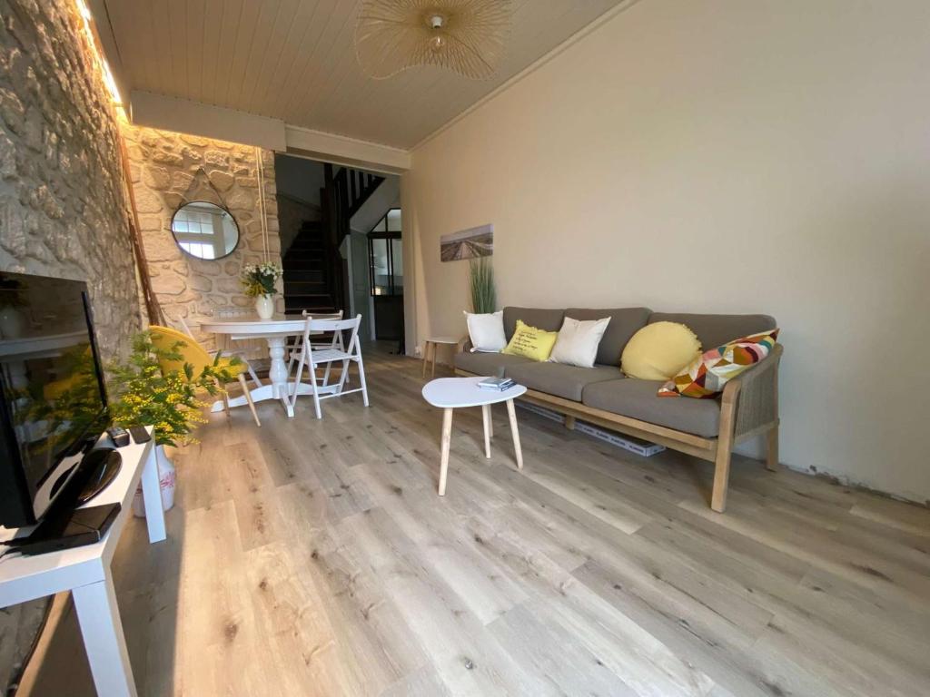 Maison Belle Époque à Royan avec Terrasse, 200m Plage - FR-1-494-157 - 1