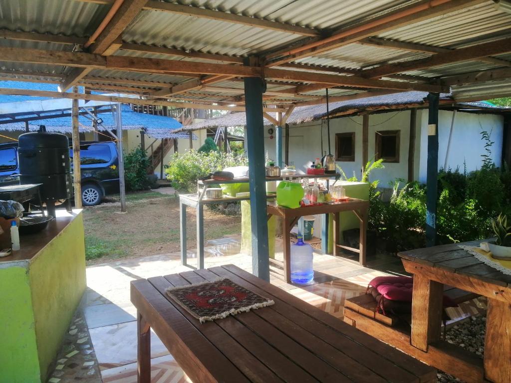 บังกะโล 1 ห้องนอน 1 ห้องน้ำส่วนตัว ขนาด 12 ตร.ม. – มาเรีย (Genevieve Guest House and Tours)
