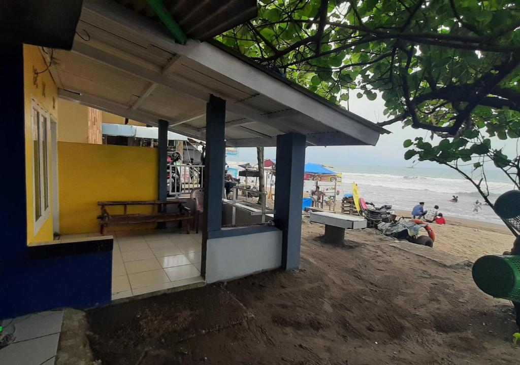 Villa Family Pantai Citepus Pelabuhanratu photo