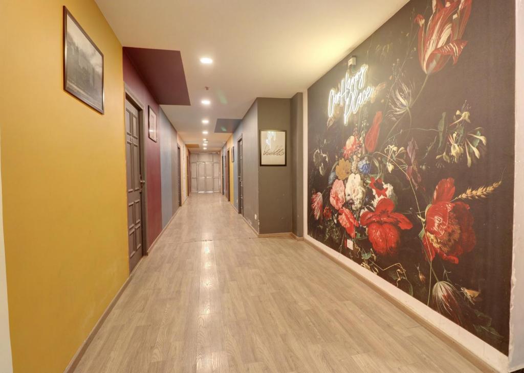 Hotel Mystic Falls photo