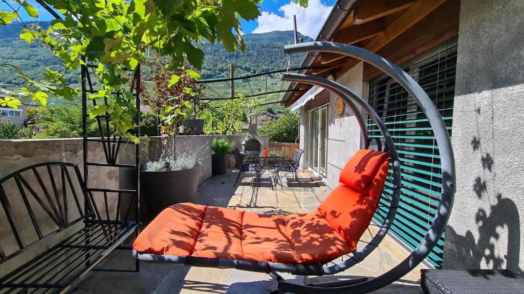 Chez Pewee, beau duplex en ville, parc privé, Martigny-Ville