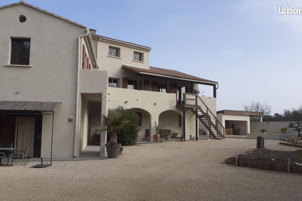 Gîte indépendant avec piscine La Règnerie