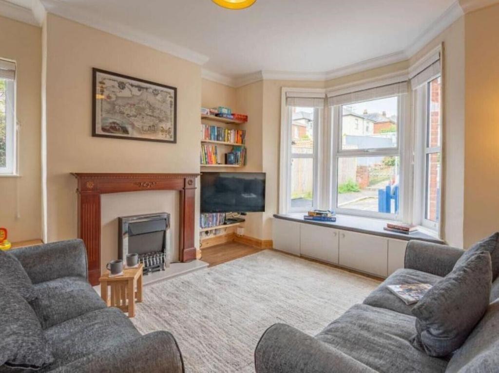 Cooper Cottage - 3 bedroom seaside house, Shanklin
