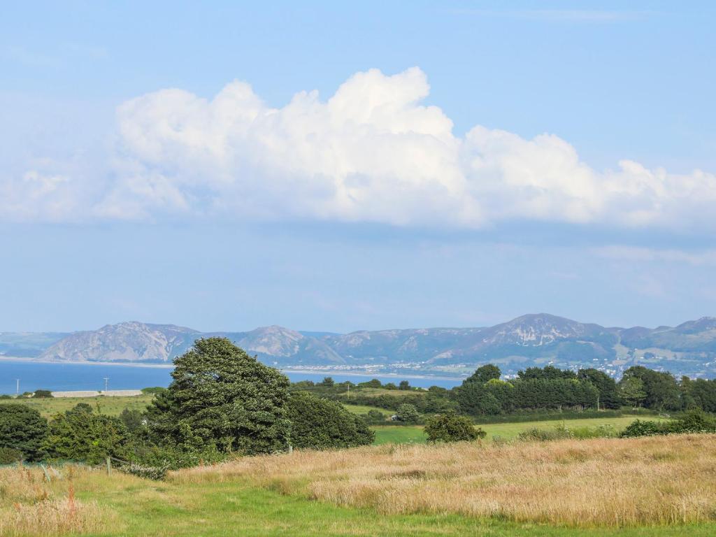 Long Cottage, Penmon photo 8