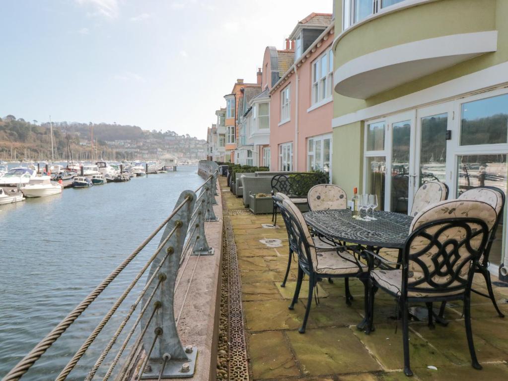 30 Dart Marina, Dartmouth
