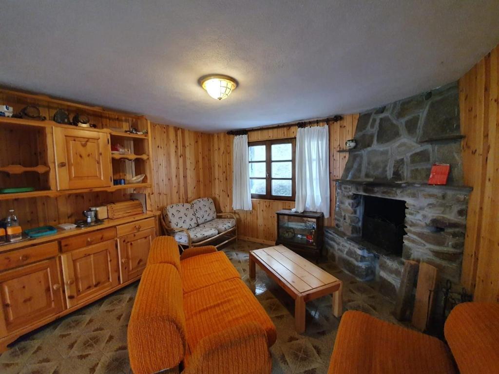 Stone apartment in Tortorella near the sea