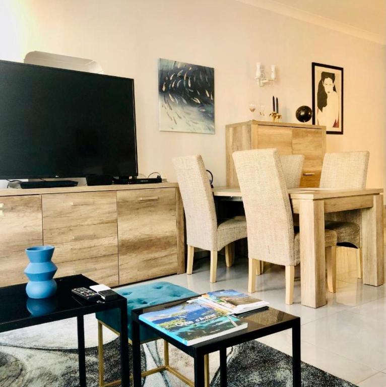 CHARMING APARTMENT NEAR THE BEACH - 3