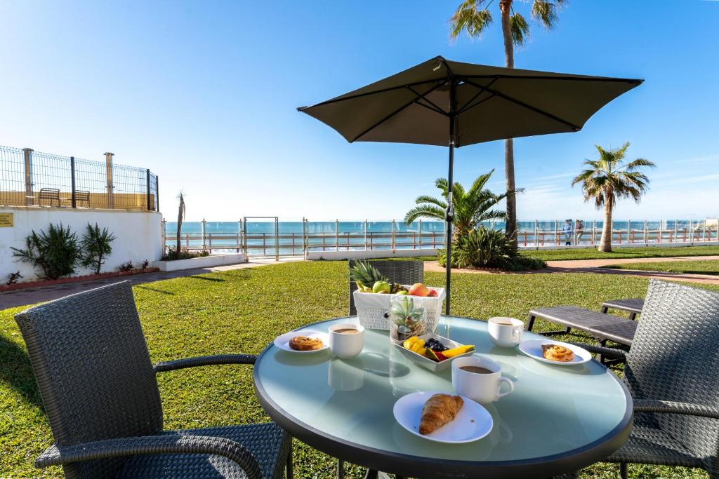 Beach house with direct access to Calahonda Beach and open sea views CS183 - 1